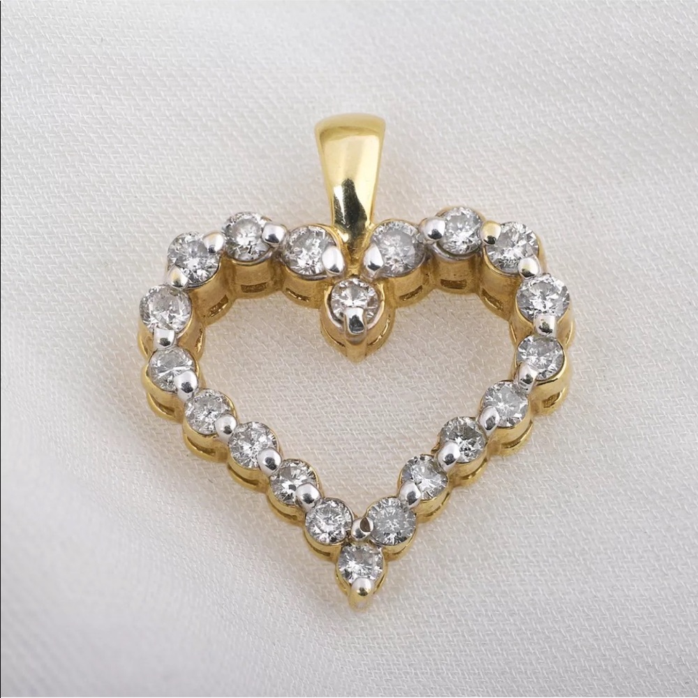 .5 karat diamond heart pendant